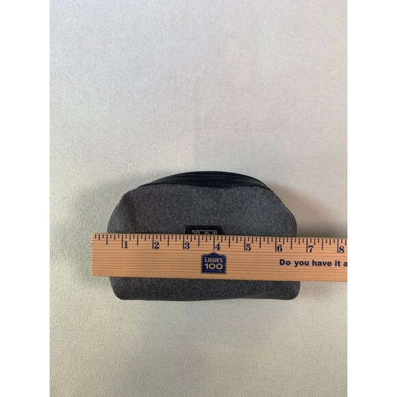 2015 TUMI Delta Amenity Kit bag zip up - Picture 4 of 8